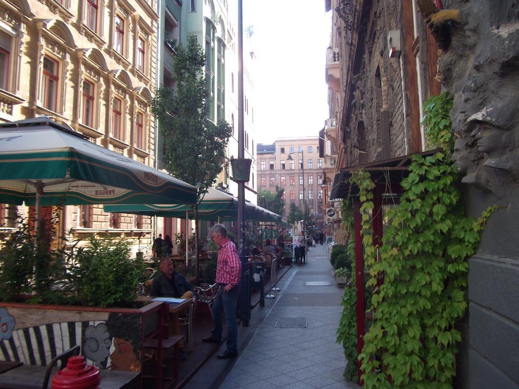 Ciao Budapest Hostel Exterior photo
