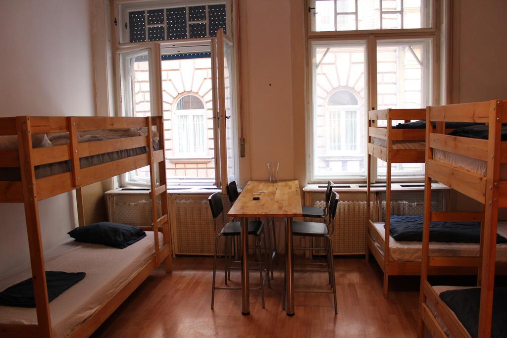 Ciao Budapest Hostel Exterior photo